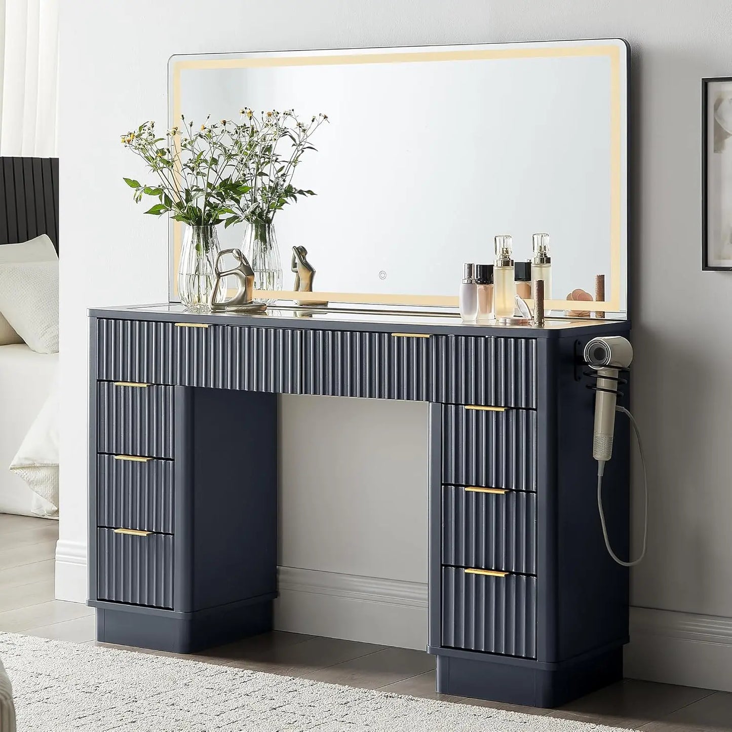 Guangbai Fluted Vanity Desk With LED Mirror And Eight Drawers